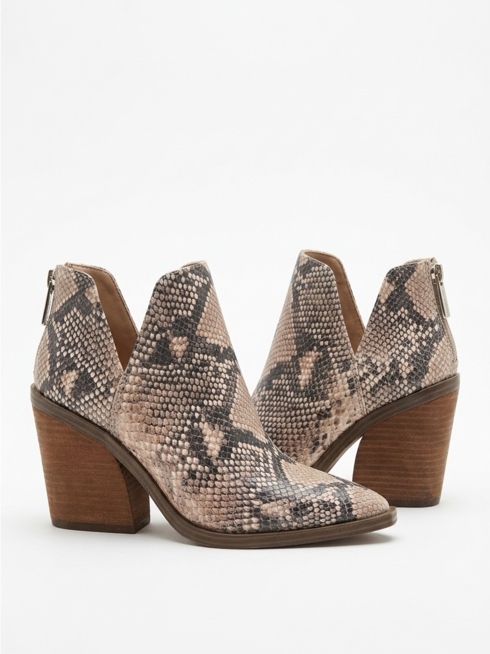 Vince Camuto Gigietta Ankle Boot Stacked Heel Snake Print Beige 7.5